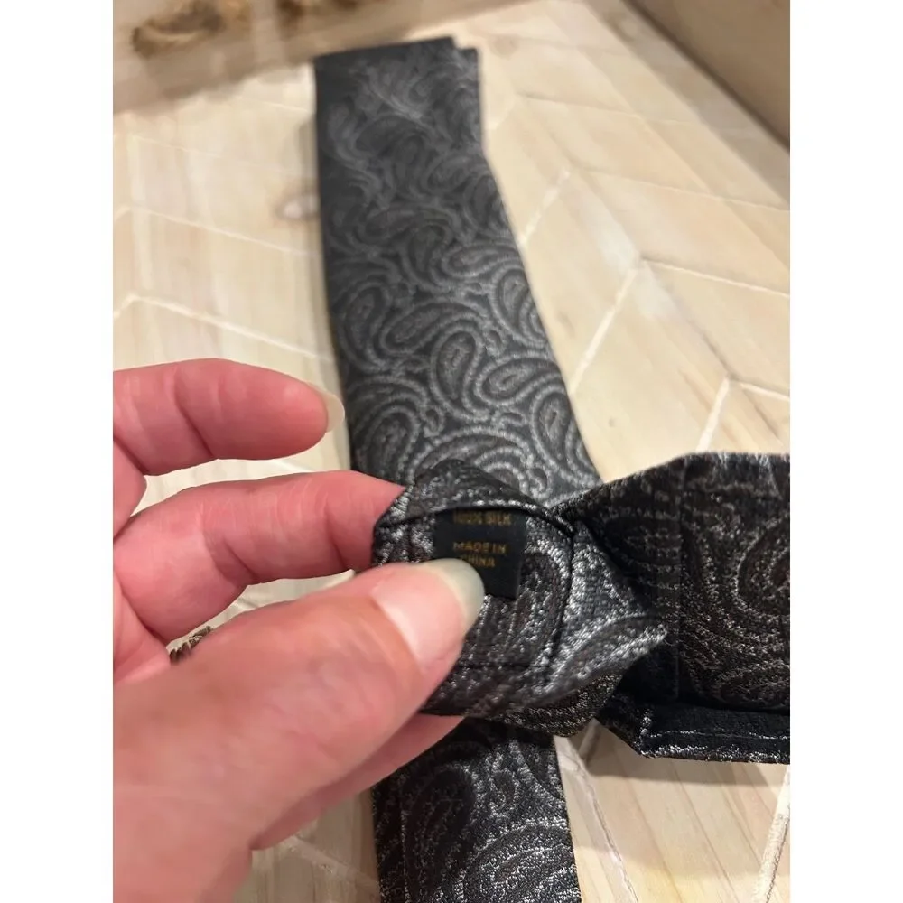Jos A Bank Reserve Tie Mens 100% Silk Charcoal Black Silver Paisley NWT